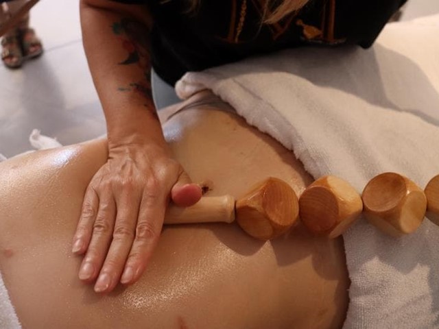 12 SESIONES DE MADEROTERAPIA / METALOTERAPIA  EN ABDOMEN Y FLANCOS