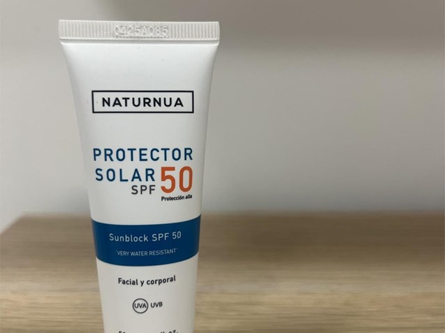 Crema facial protección 50 con color (60 gr)