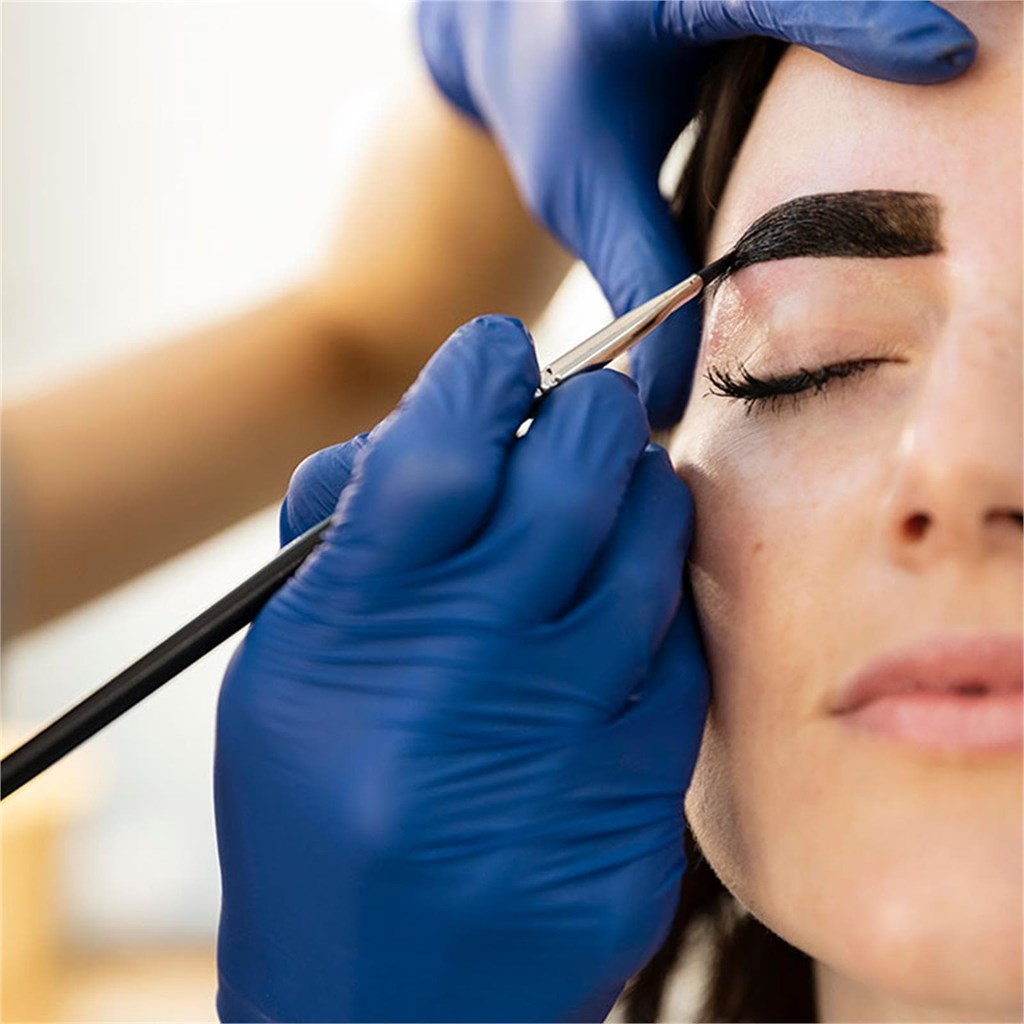 Foto 1 Tinte de cejas y piel